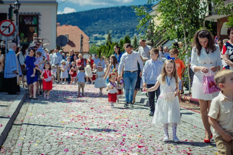 Procesja Bożego Ciała w Tymbarku (2022) - zdjęcie 12