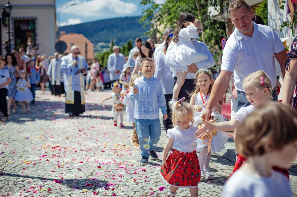 Procesja Bożego Ciała w Tymbarku (2022) - zdjęcie 15