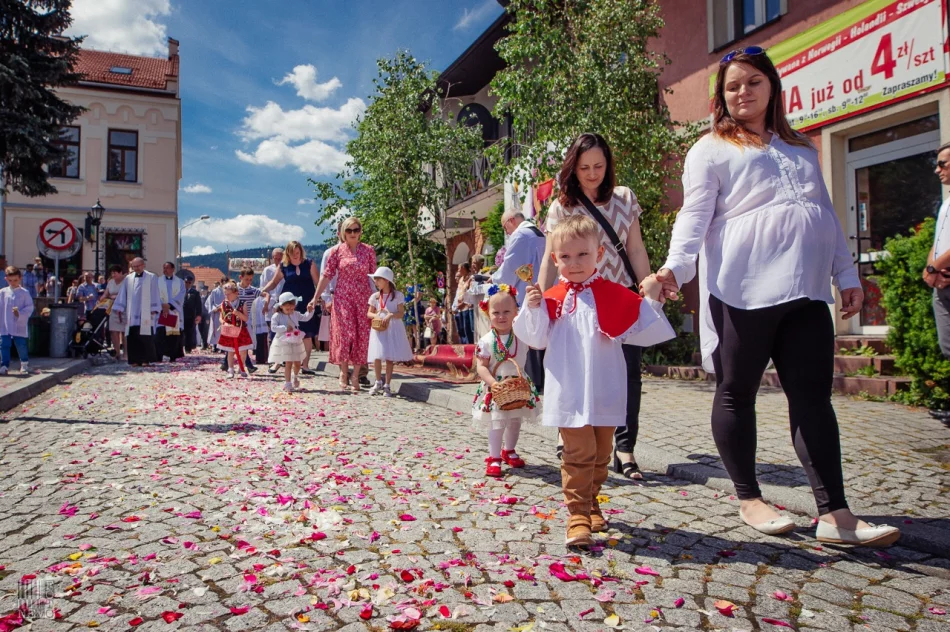 Procesja Bożego Ciała w Tymbarku (2022) - zdjęcie 16