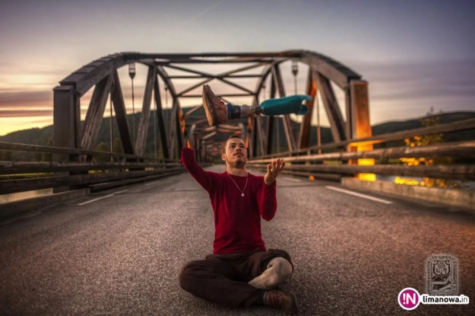 Jasiek Mela w bibliotece - zdjęcie 2