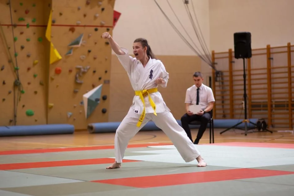 Karatecy ARS Limanowa – JONIEC Team wywalczyli 17 medali i drużynowe wicemistrzostwo Małopolski w Karate Kyokushin - zdjęcie 4