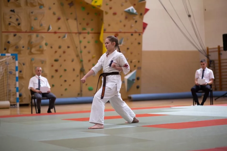 Karatecy ARS Limanowa – JONIEC Team wywalczyli 17 medali i drużynowe wicemistrzostwo Małopolski w Karate Kyokushin - zdjęcie 5