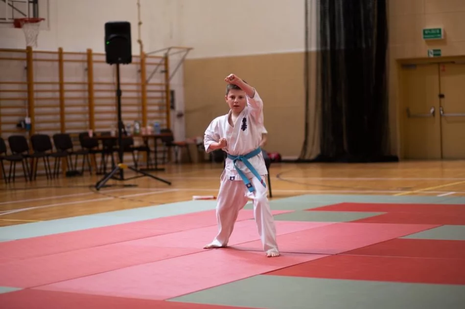 Karatecy ARS Limanowa – JONIEC Team wywalczyli 17 medali i drużynowe wicemistrzostwo Małopolski w Karate Kyokushin - zdjęcie 6