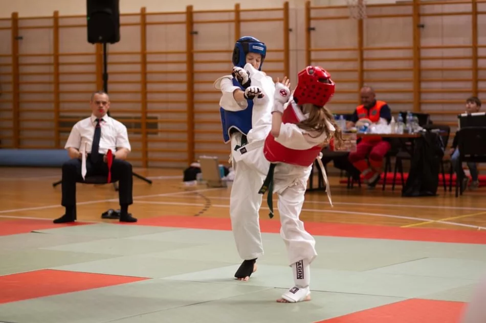 Karatecy ARS Limanowa – JONIEC Team wywalczyli 17 medali i drużynowe wicemistrzostwo Małopolski w Karate Kyokushin - zdjęcie 11