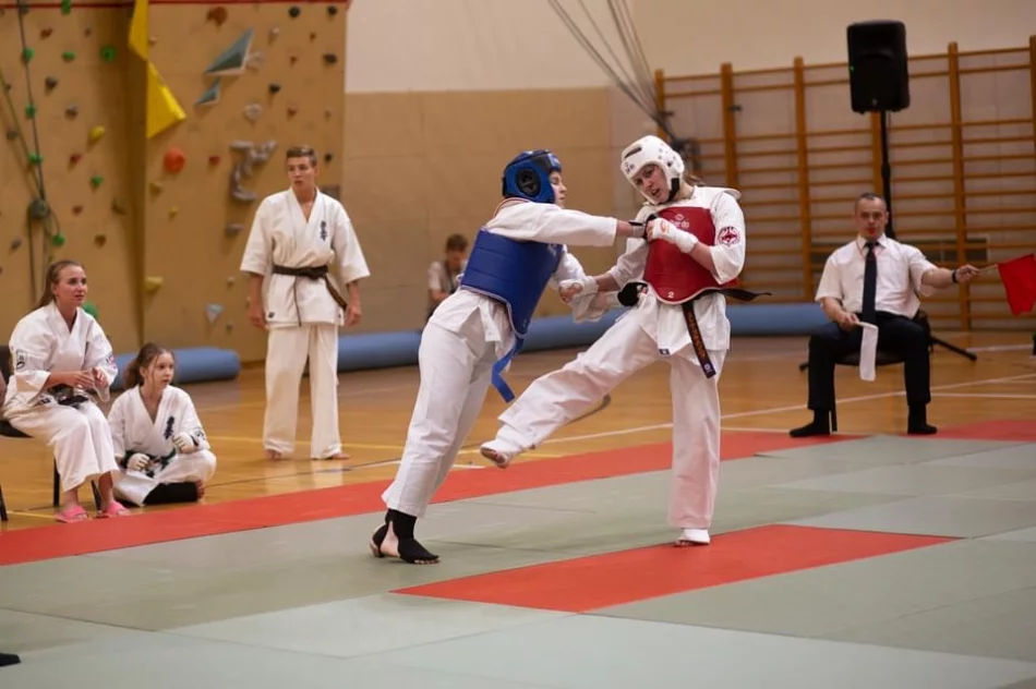 Karatecy ARS Limanowa – JONIEC Team wywalczyli 17 medali i drużynowe wicemistrzostwo Małopolski w Karate Kyokushin - zdjęcie 15