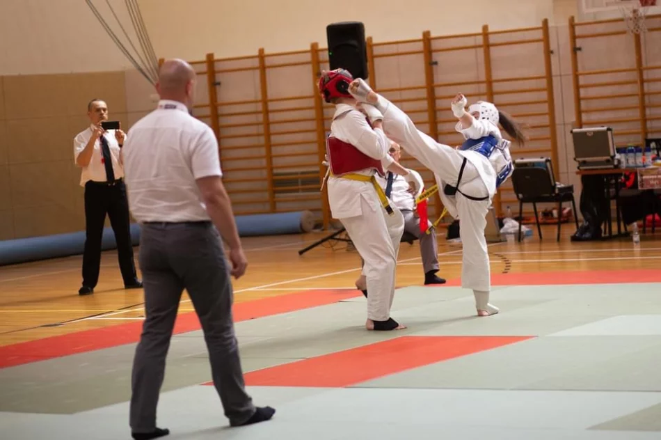 Karatecy ARS Limanowa – JONIEC Team wywalczyli 17 medali i drużynowe wicemistrzostwo Małopolski w Karate Kyokushin - zdjęcie 17