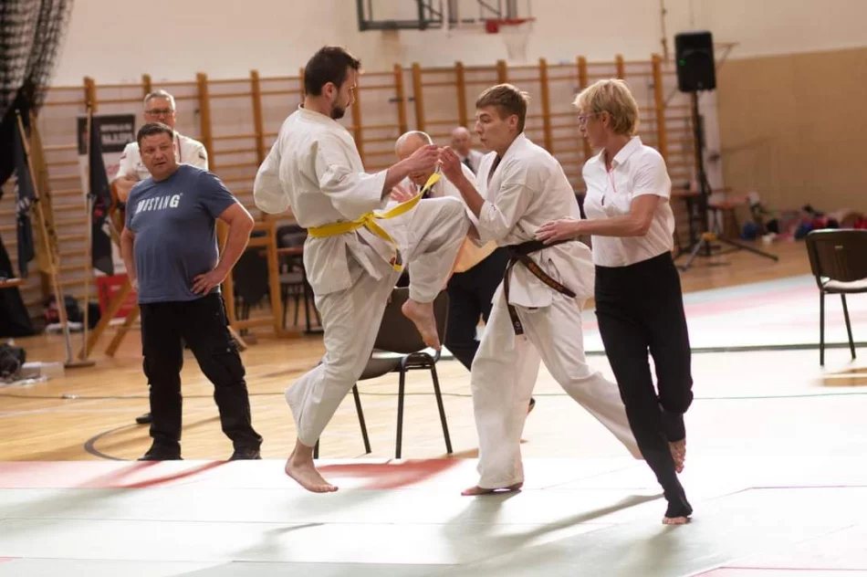 Karatecy ARS Limanowa – JONIEC Team wywalczyli 17 medali i drużynowe wicemistrzostwo Małopolski w Karate Kyokushin - zdjęcie 18