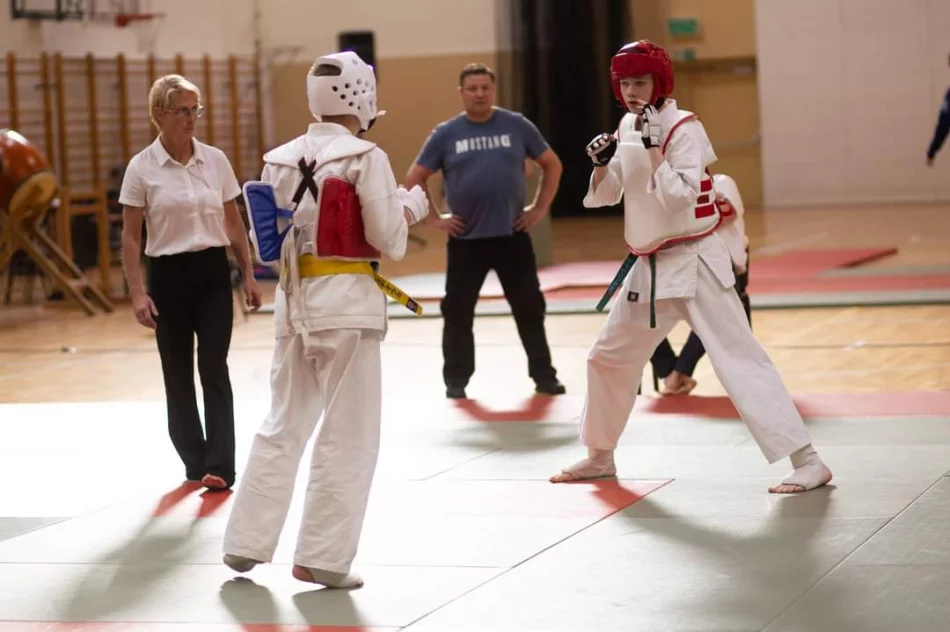 Karatecy ARS Limanowa – JONIEC Team wywalczyli 17 medali i drużynowe wicemistrzostwo Małopolski w Karate Kyokushin - zdjęcie 20