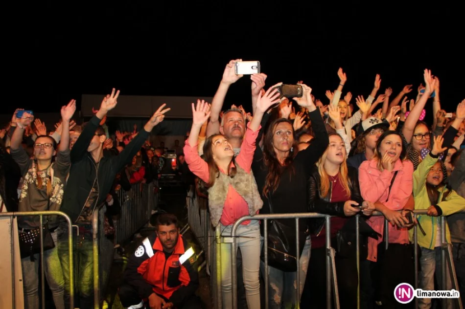 Tłumy na koncertach Eweliny Lisowskiej i Pięknych i Młodych na 25-leciu Gminy Limanowa! - zdjęcie 3