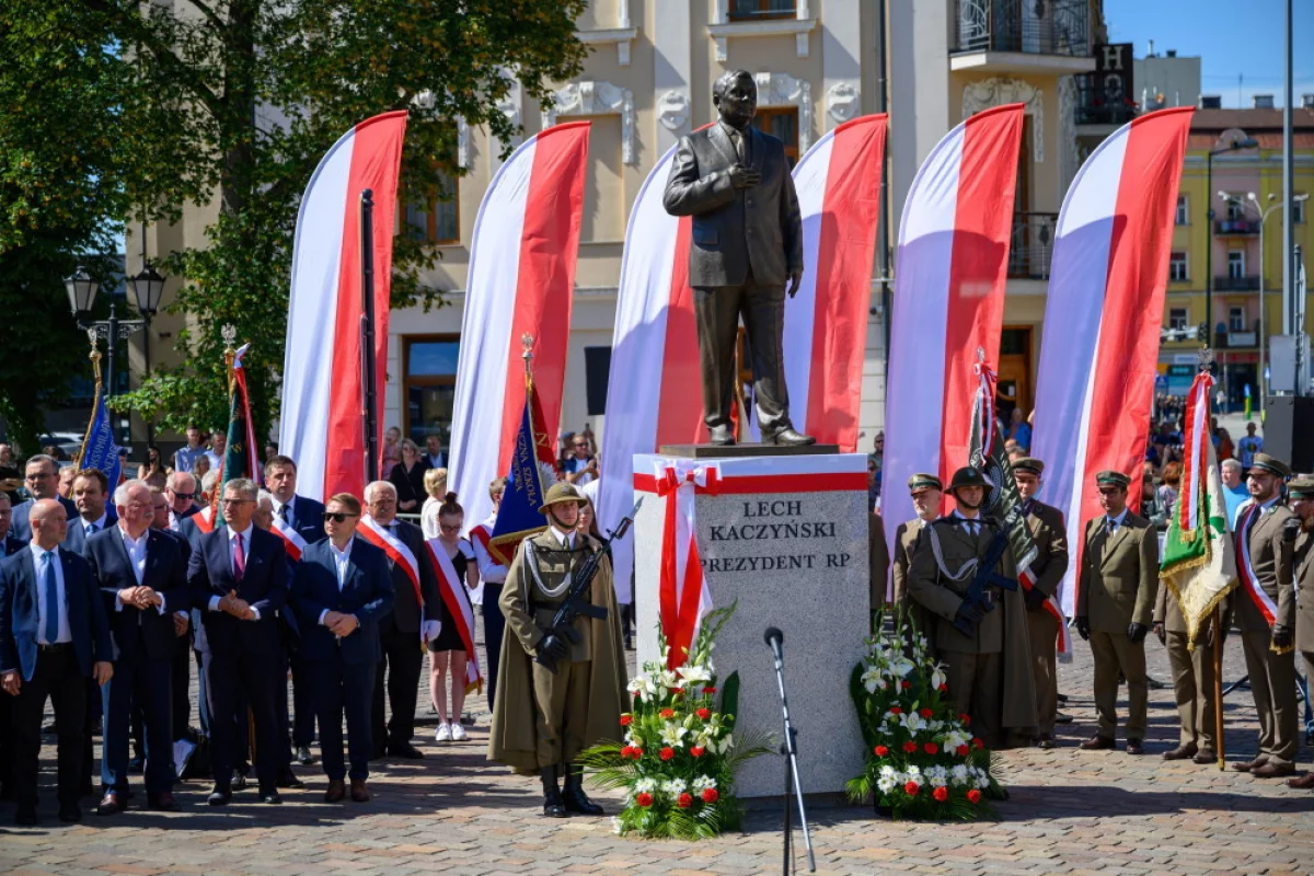 W regionie odsłonięto pomnik Lecha Kaczyńskiego