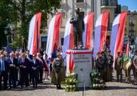 W regionie odsłonięto pomnik Lecha Kaczyńskiego - zdjęcie główne