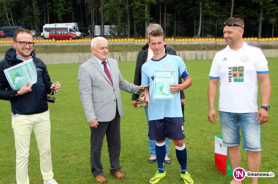 Puchar Wójta Gminy Limanowa dla „Słomki” Siekierczyna! - zdjęcie 3