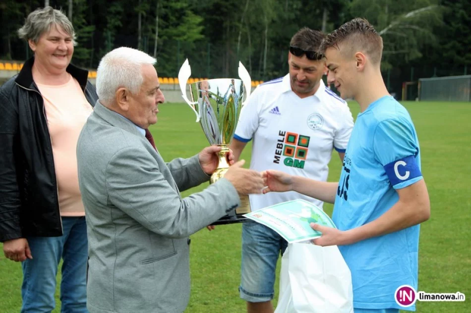 Puchar Wójta Gminy Limanowa dla „Słomki” Siekierczyna! - zdjęcie 4