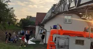 Ponad 40 strażaków gasiło pożar poddasza - zdjęcie 2