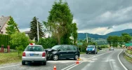 Zderzenie samochodów na DK 28, dachowanie w Szyku - zdjęcie 3