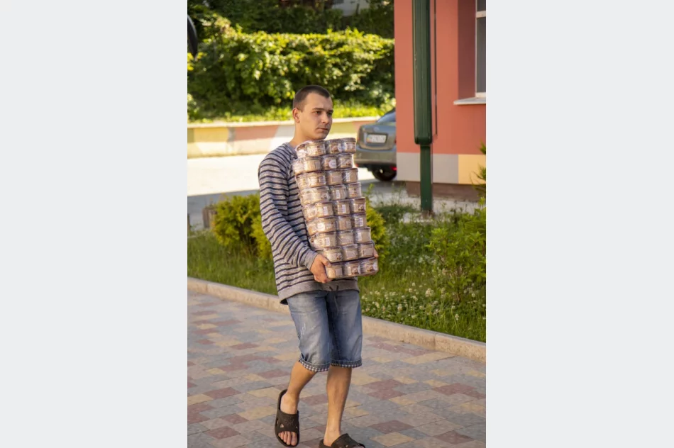 Kolejny raz pomoc humanitarna wyruszyła do Miasta Truskawiec - zdjęcie 12