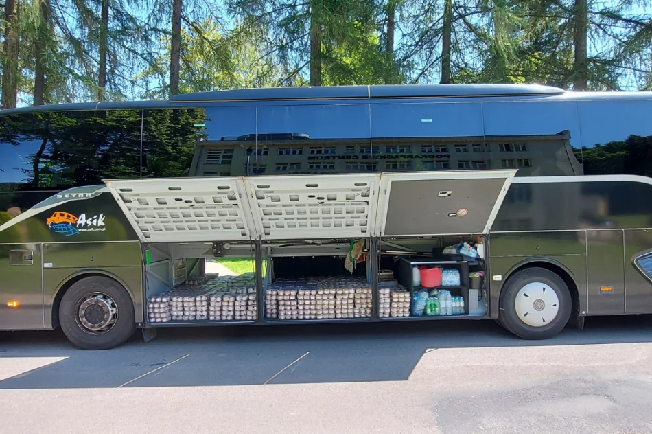 Kolejny raz pomoc humanitarna wyruszyła do Miasta Truskawiec - zdjęcie 15