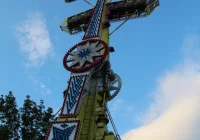 Wesołe miasteczko, gastronomia i stoiska – atrakcje pod sceną Dni Limanowej - zdjęcie główne