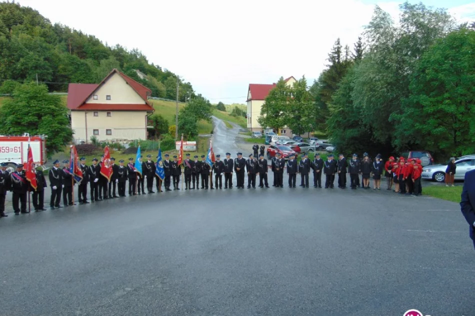 Przekazanie nowego samochodu strażackiego  OSP w Nowym Rybiu - zdjęcie 2