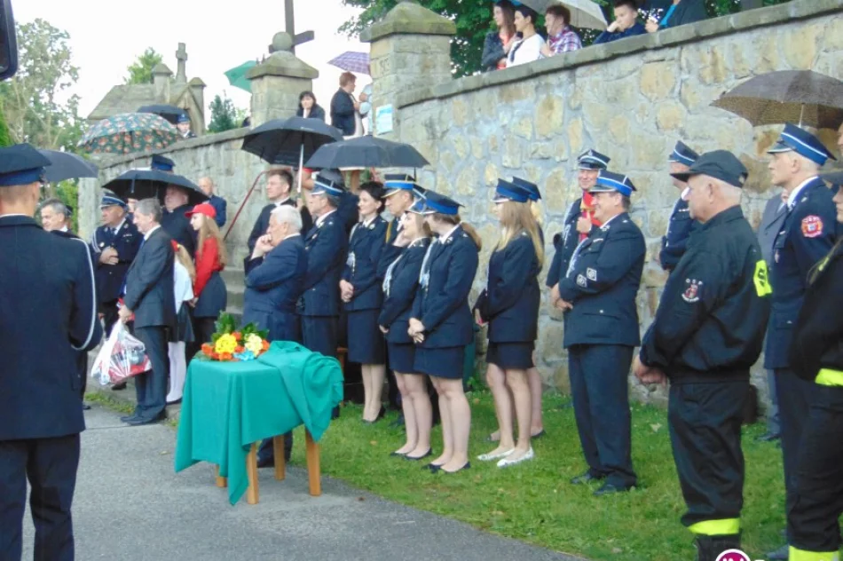 Przekazanie nowego samochodu strażackiego  OSP w Nowym Rybiu - zdjęcie 4