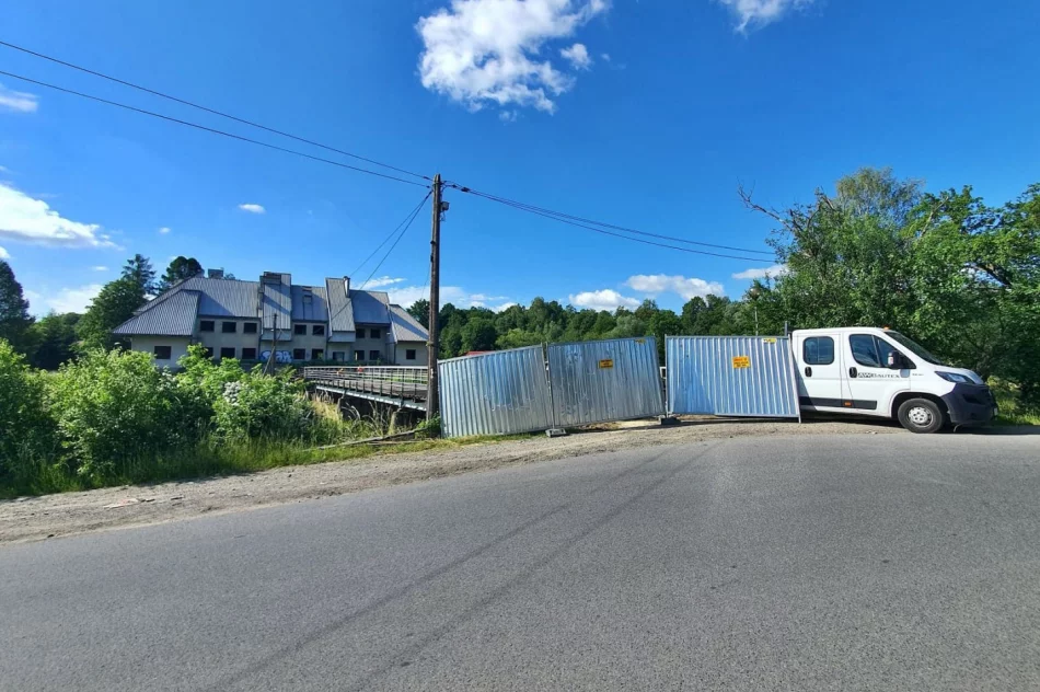 Przed zamknięciem mostu remontują kładkę - zdjęcie 2