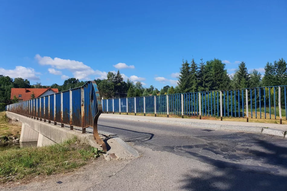 Przed zamknięciem mostu remontują kładkę - zdjęcie 7