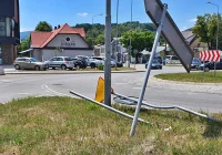 Wjeżdżając na skrzyżowanie straciła panowanie - zdjęcie główne