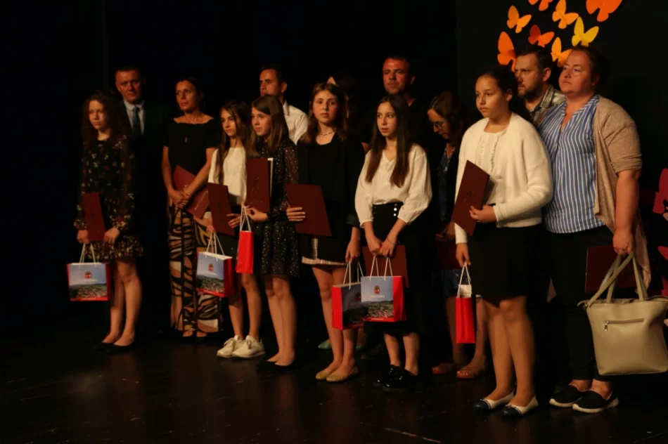 Uczniowie docenieni za osiągnięcia - zdjęcie 6