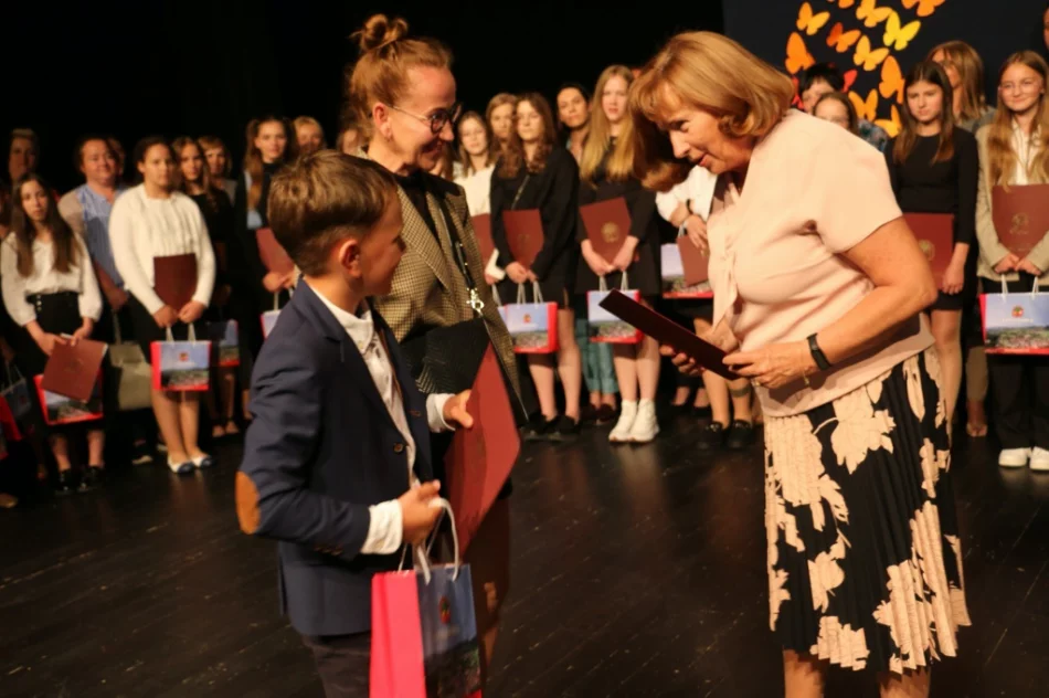 Uczniowie docenieni za osiągnięcia - zdjęcie 8