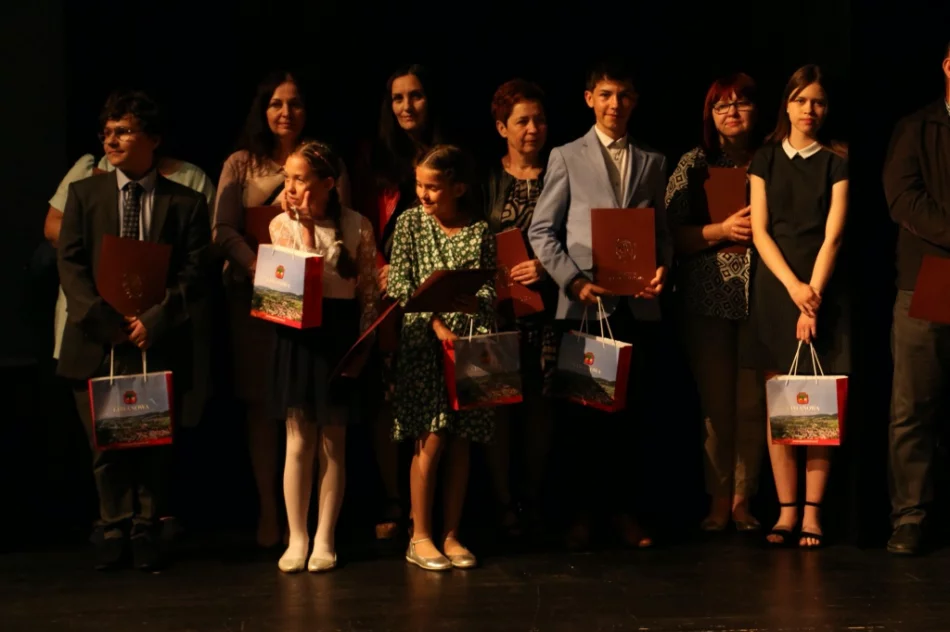 Uczniowie docenieni za osiągnięcia - zdjęcie 10