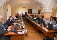 Burzliwa dyskusja na sesji. "Pan nie ma zielonego pojęcia i żadnego pomysłu na ten powiat" - zdjęcie główne