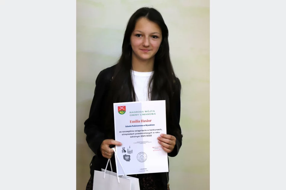 Podsumowano rok szkolny: nagrody na uczniów i nauczycieli - zdjęcie 12