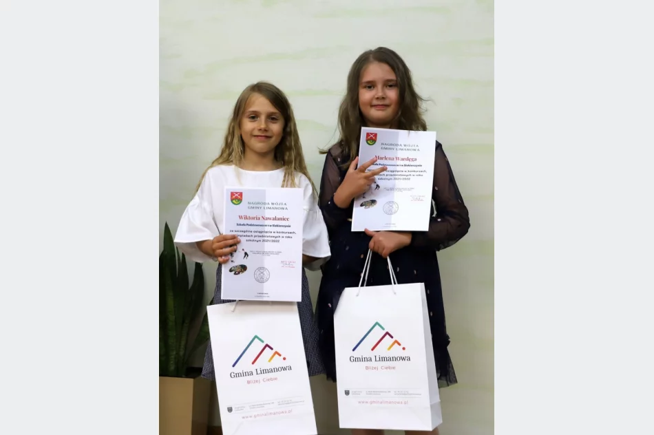 Podsumowano rok szkolny: nagrody na uczniów i nauczycieli - zdjęcie 13