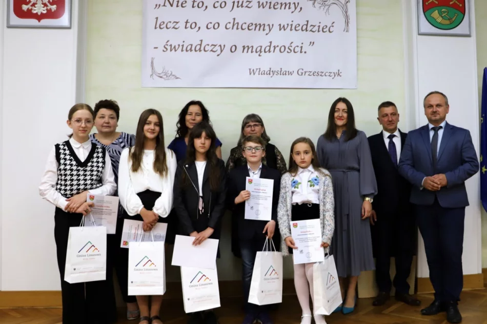 Podsumowano rok szkolny: nagrody na uczniów i nauczycieli - zdjęcie 16