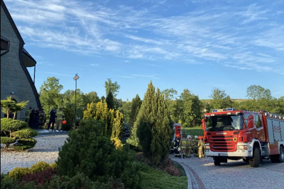 Przy kościele wybuchł pożar - zdjęcie 3