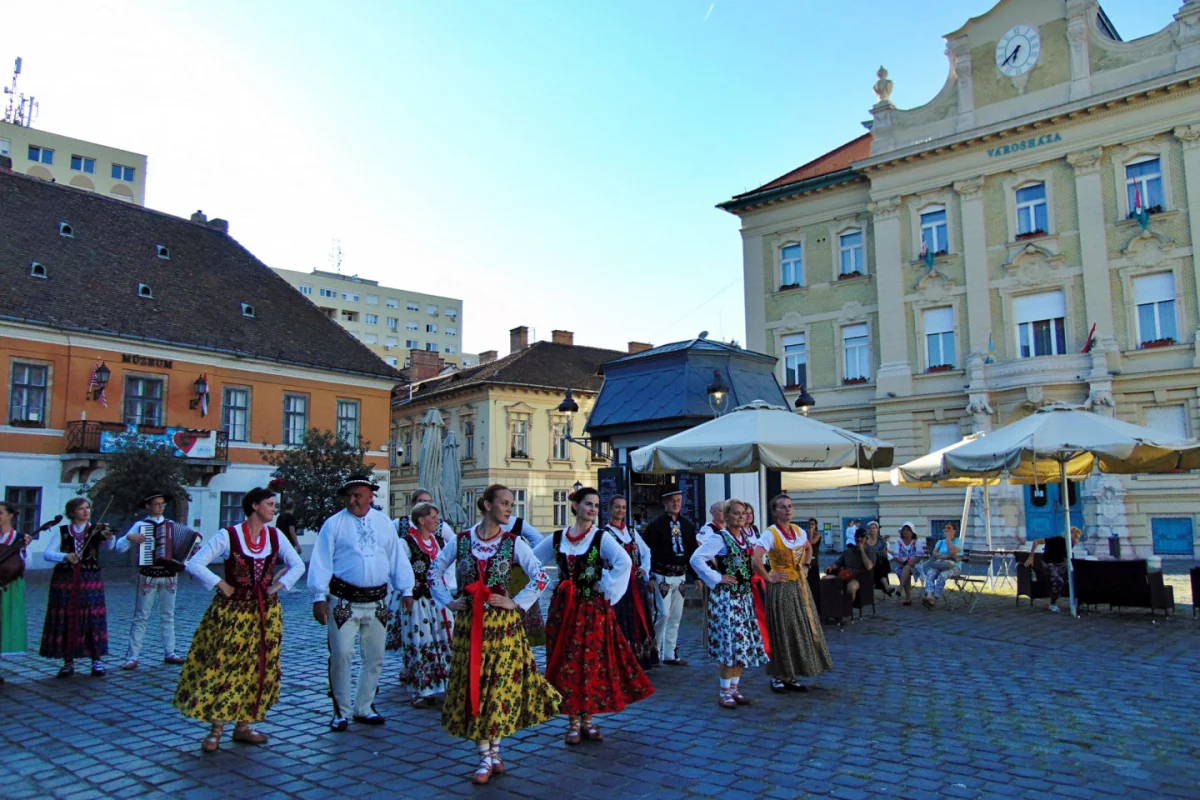 Z Gorców na Węgry by promować folklor