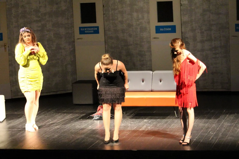 PREMIERA NOWEGO SPEKTAKLU pt.: „ZAŚWIATY, czyli CZY PIES MA DUSZĘ?” już za nami!  - zdjęcie 3