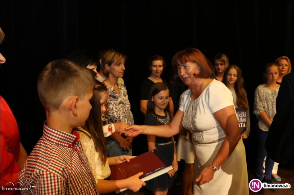 Gala Osiągnięć Uczniów limanowskich szkół podstawowych i gimnazjów w roku szkolnym 2016/2017 - zdjęcie 2