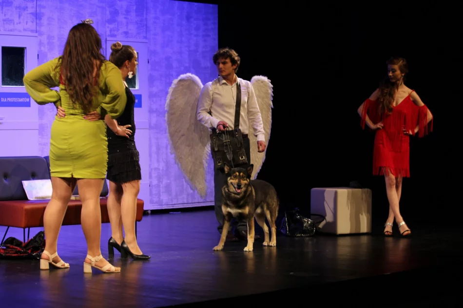 Premiera zapewniła wachlarz emocji: od śmiechu do zadumy - zdjęcie 4