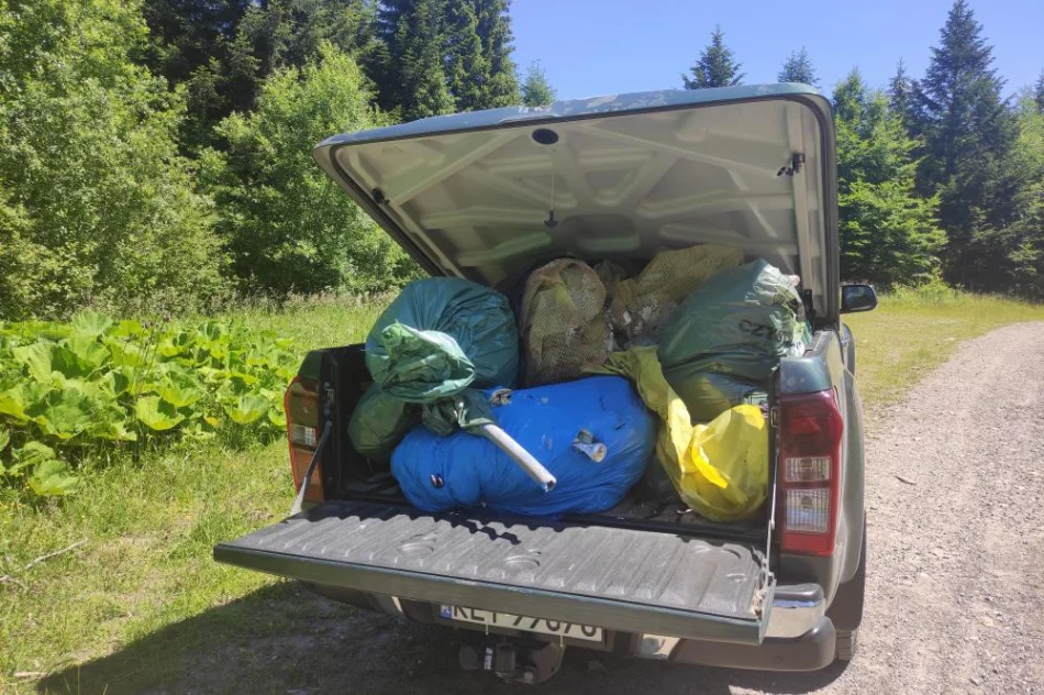 Sprzątali las: "królowały" puszki, szkło i opony - zdjęcie 9