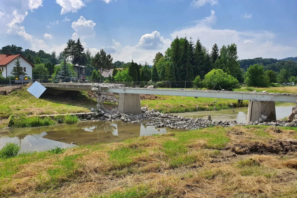 Trwa rozbiórka mostu - zdjęcie 2