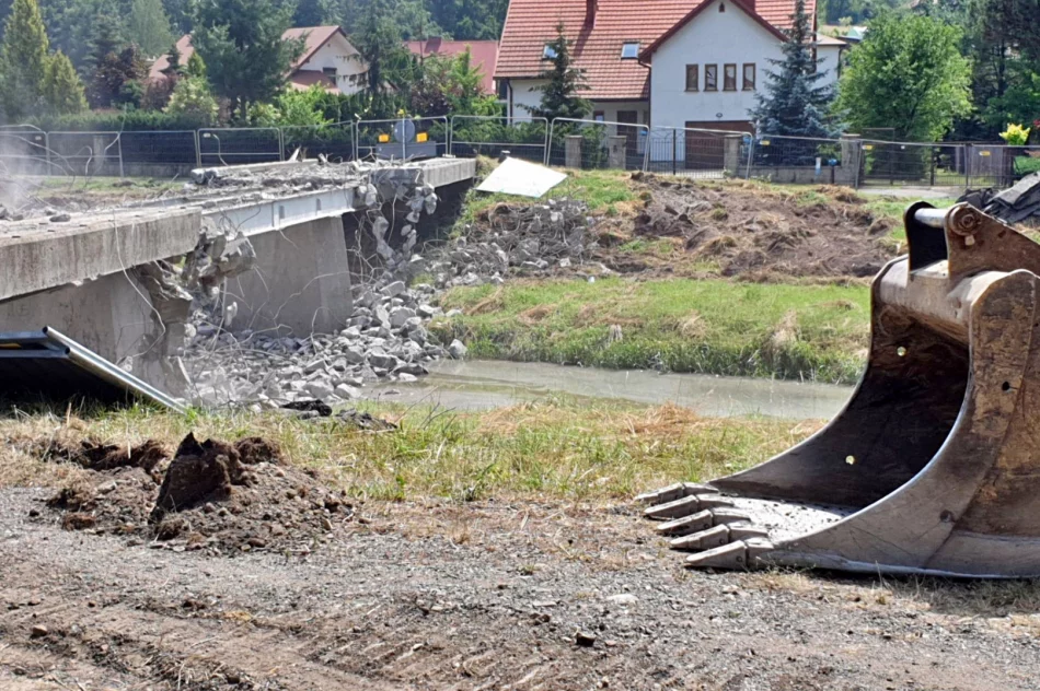Trwa rozbiórka mostu - zdjęcie 3