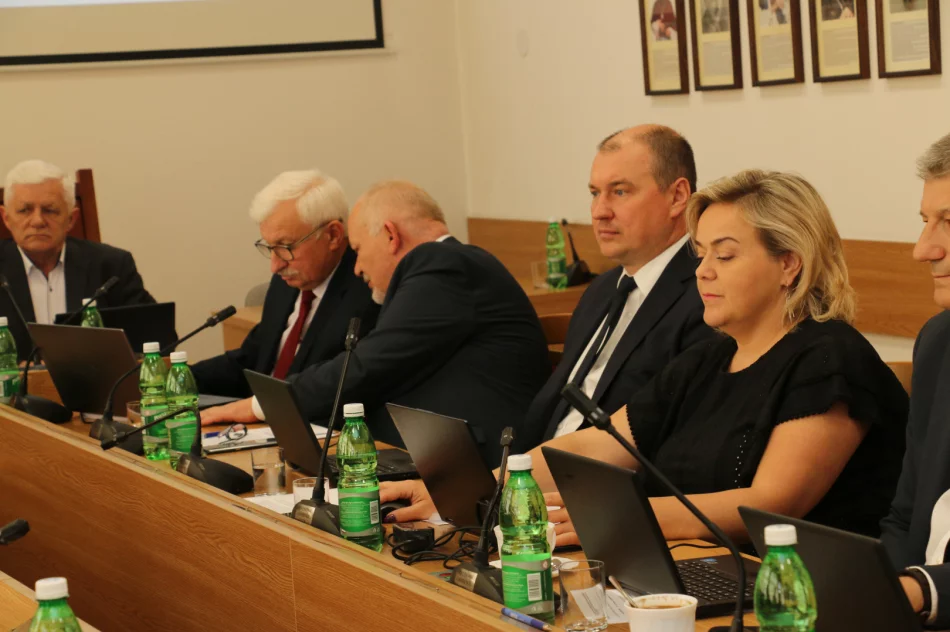 Jednogłośne wotum zaufania oraz jednogłośne absolutorium dla Burmistrza Miasta Limanowa - zdjęcie 10