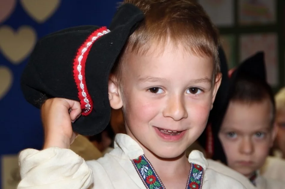 Dzień Mamy i Taty w Szkole Podstawowej nr 2 w Męcinie - zdjęcie 3