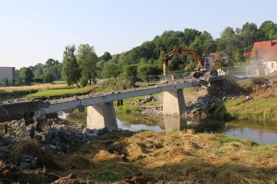 Trwa rozbiórka mostu na ul. Lipowej - zdjęcie 19