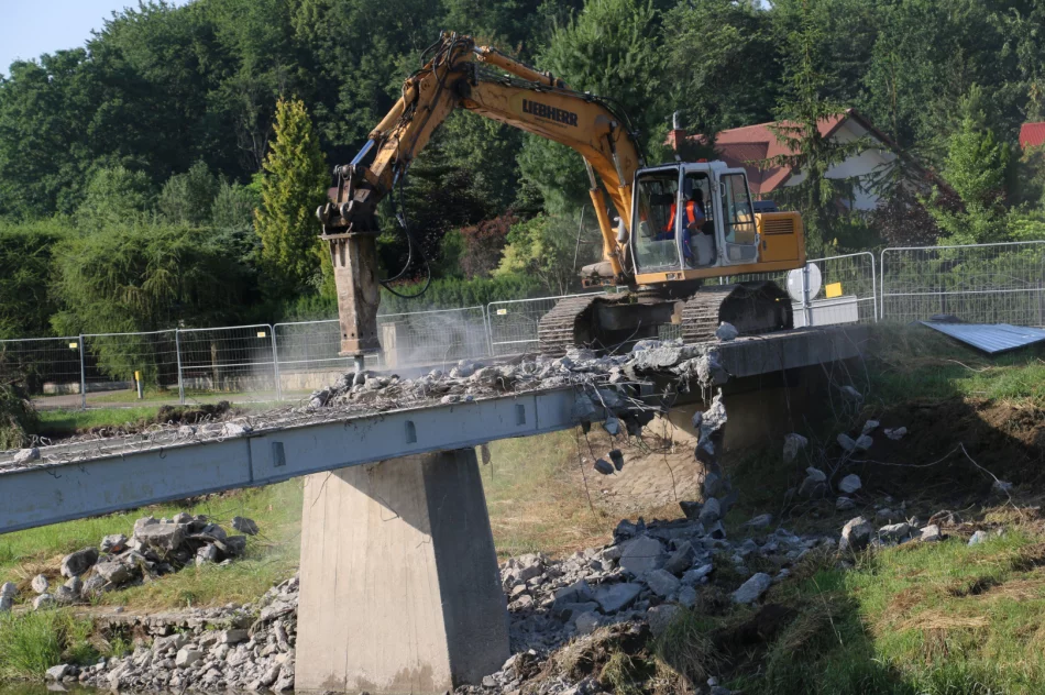 Trwa rozbiórka mostu na ul. Lipowej - zdjęcie 20