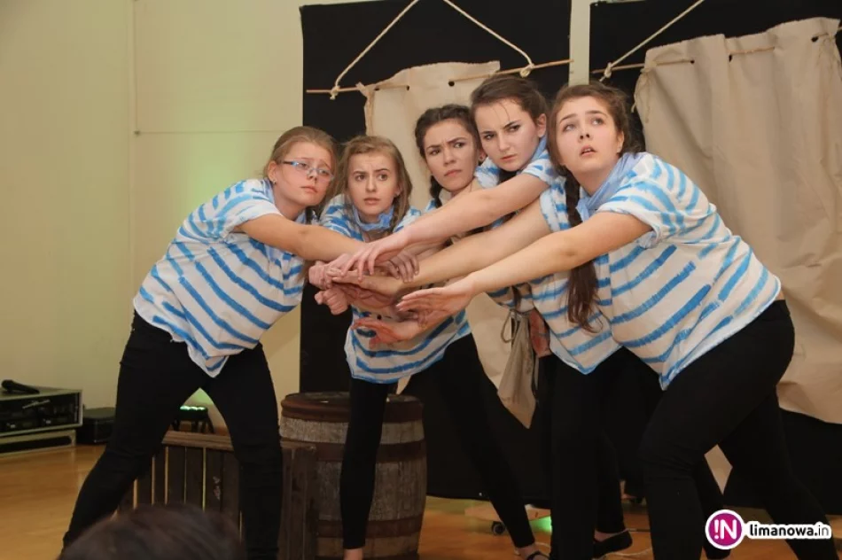 Grupa Teatralna 'HYDRA' z ZS w Starej Wsi II najlepsza w Małopolsce! - zdjęcie 2