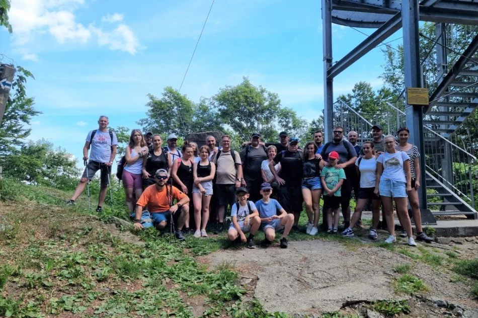 Charytatywny rajd pieszy policjantów - zdjęcie 2