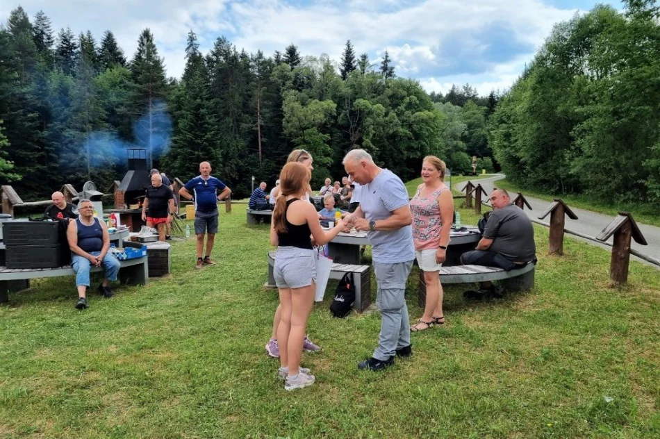 Charytatywny rajd pieszy policjantów - zdjęcie 5