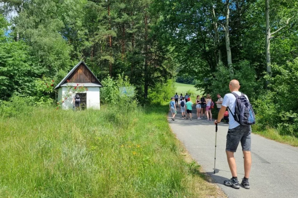 Charytatywny rajd pieszy policjantów - zdjęcie 7